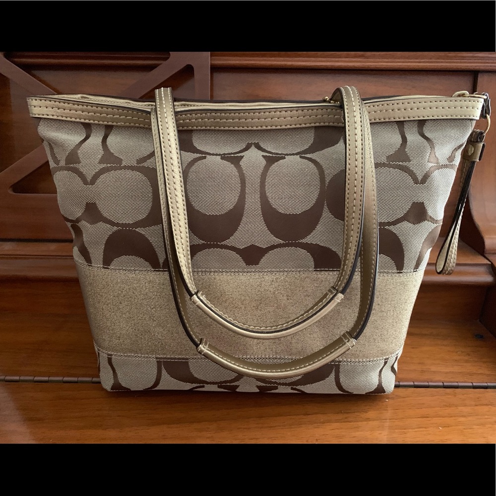 NWT Authentic Coach Zip Tote/Purse